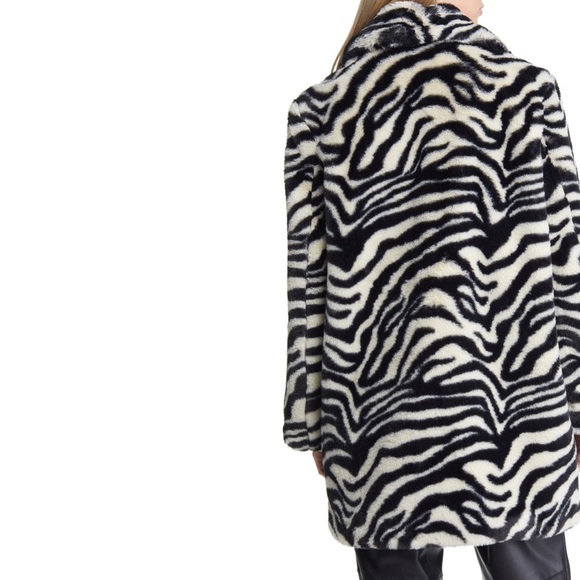 Brand: VERO MODA
Rome Stripe Faux Fur Jacket
Size: Small
Color: Black & White - Picture 2 of 4